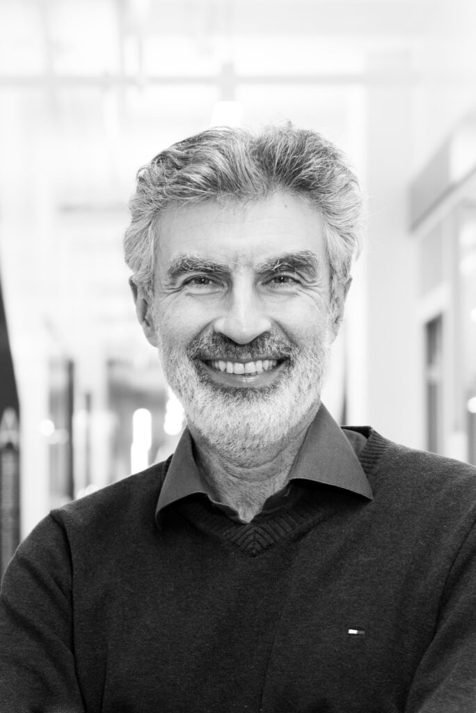 Yoshua Bengio